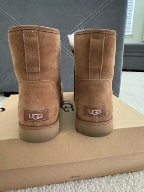 UGG Women’s Cory II Genuine Shearling Lined Suede Boot - Chestnut Brown Size 11